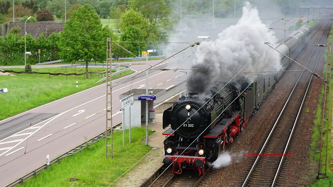 Dampfspektakel 2018 u.a. auf der Saarstrecke- Durchfahrt Haltepunkt Schoden-Ockfen