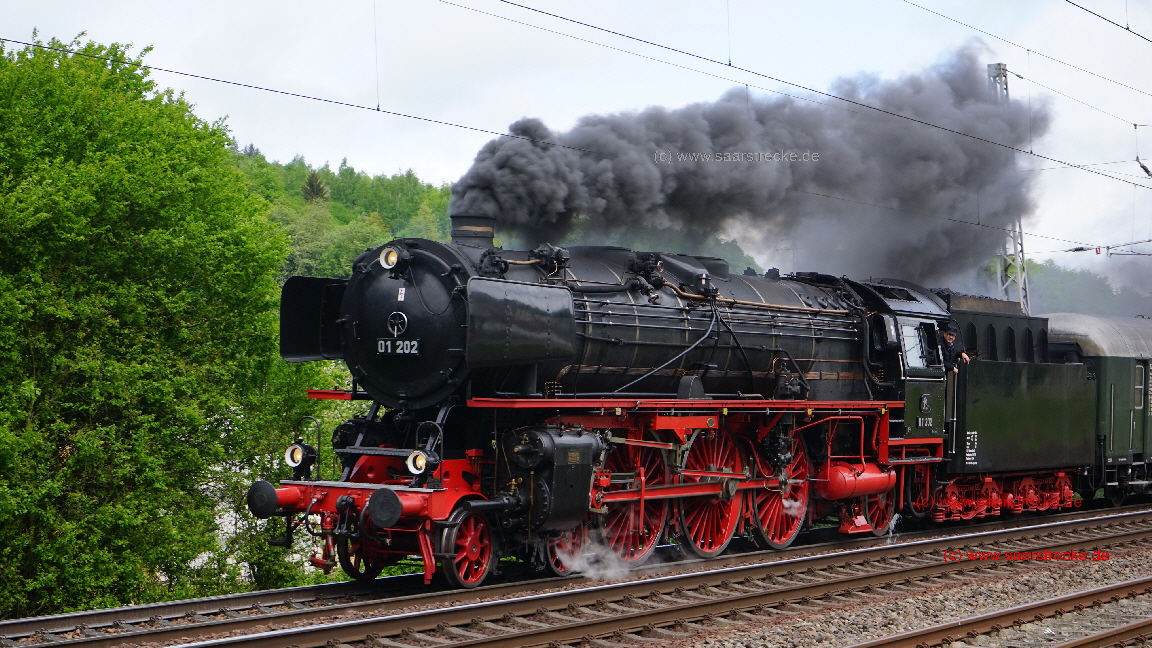 Dampfspektakel 2018 u.a. auf der Saarstrecke - Einfahrt Serrig