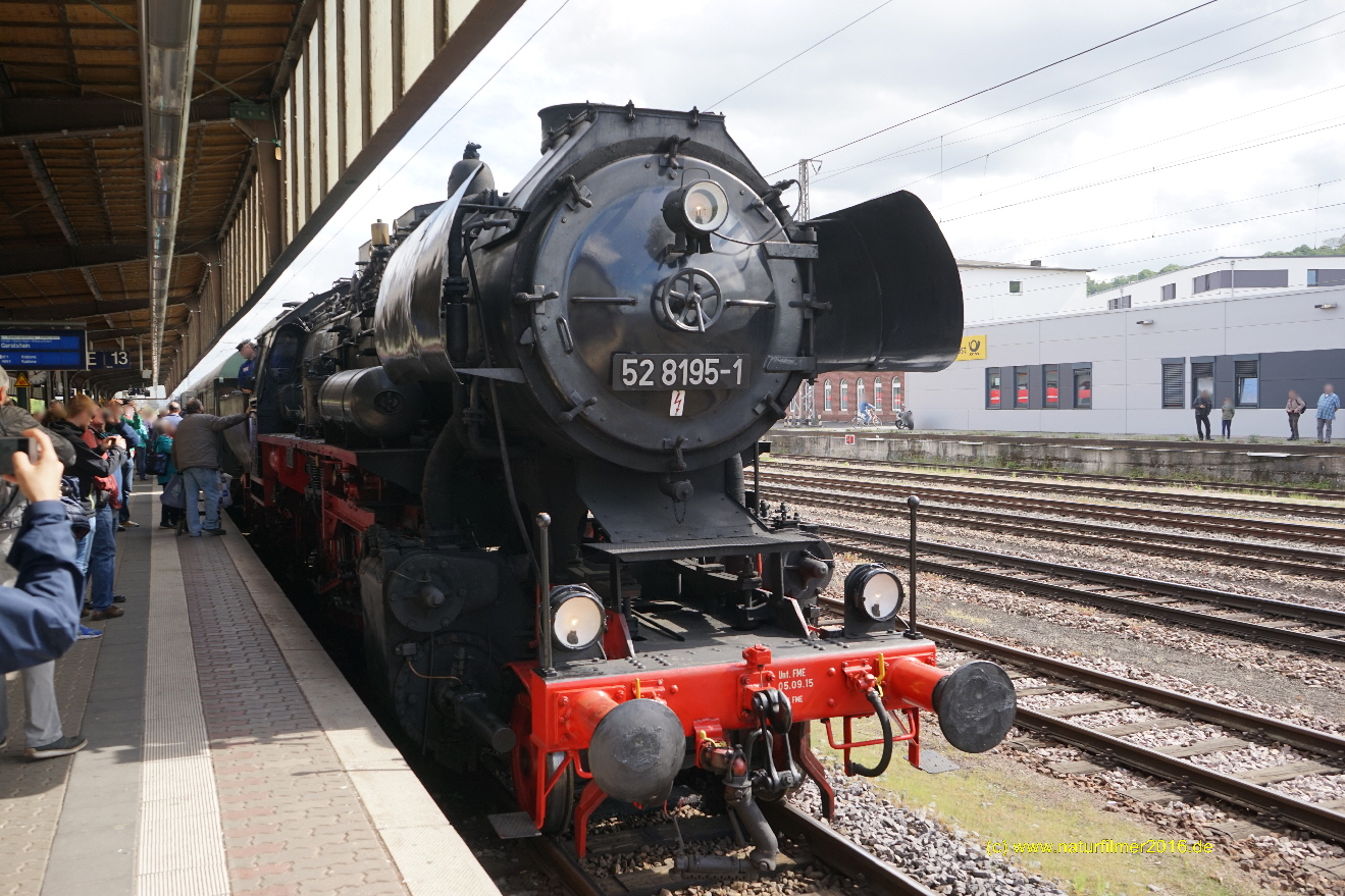 Dampfspektakel 2018 u.a. auf der Saarstrecke - BR52 abfahrtsbereit in Trier Hbf