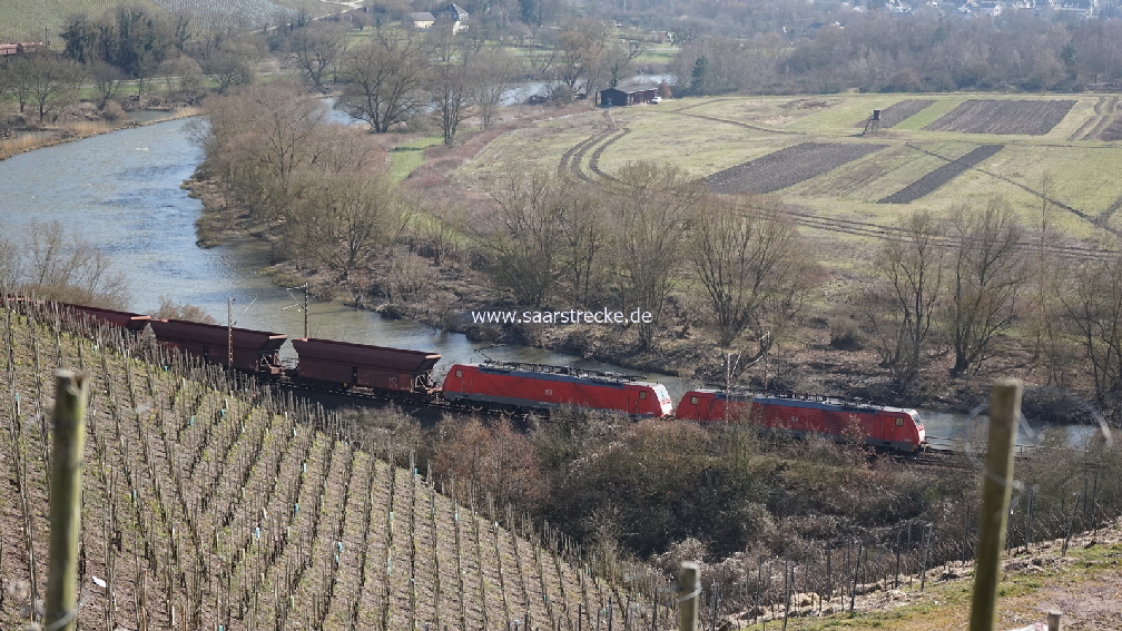 Erzzug (unbeladen) von Saarabwrts in Richtung Konz