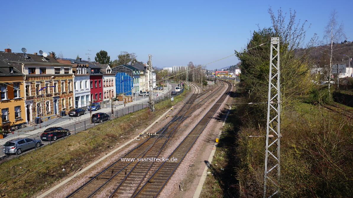 Bahnhof Konz, links Abzweiggleis von/nach Luxemburg und Trierer Weststrecke, rechts Saarstrecke nach Karthaus und Trier