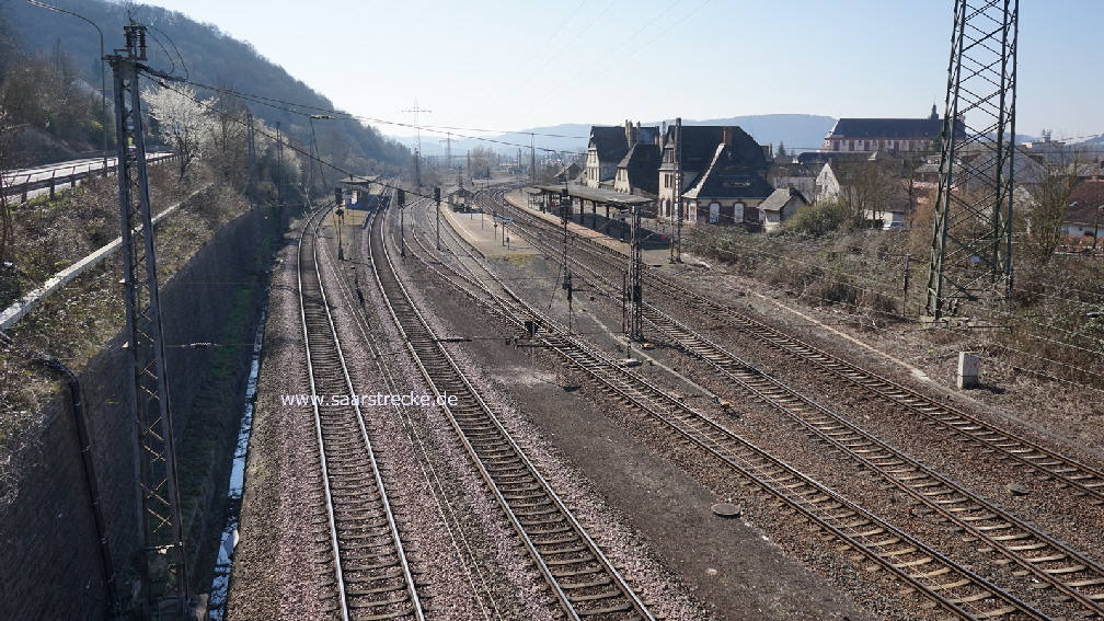 Bahnhof Karthaus (links Saarstrecke, rechts Obermoselstrecke)