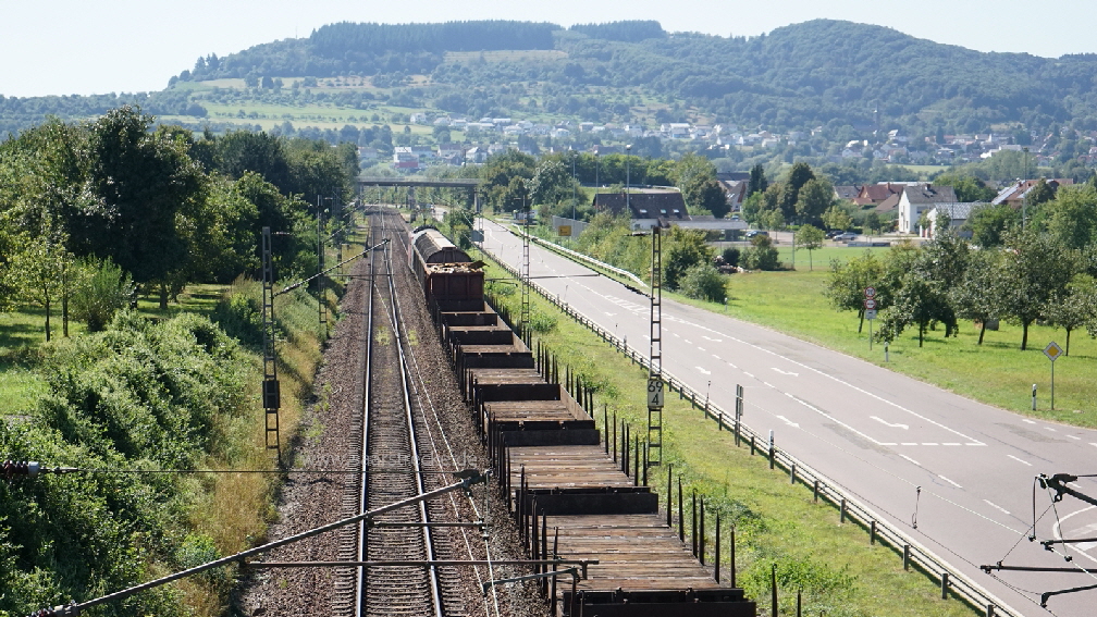 Saarstrecke: Gterzug in der Einfahrt von Schoden 2