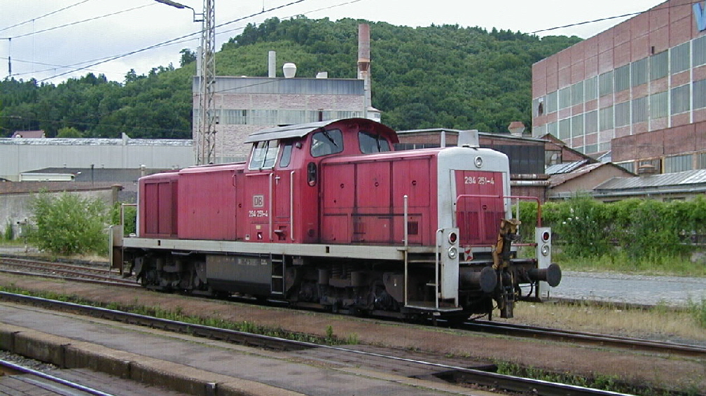 Saarstrecke km 40,6 (Bahnhof Mettlach hier ums das Jahe 2001)